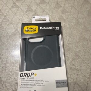 OtterBox Defender Pro MagSafe Case - Dark green for iPhone 16 max pro